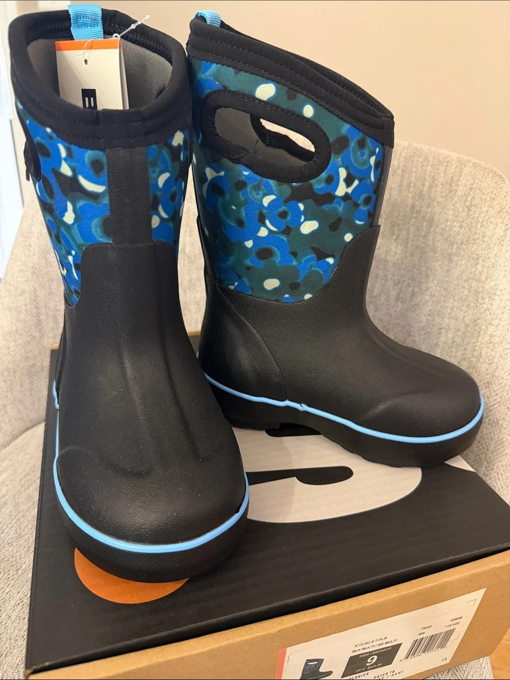Bogs Kids Blue Camo Pull-On Boots with Black Lower